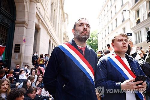 罗伯逊：萨拉赫没有被传闻干扰，希望可以首次击败皇马