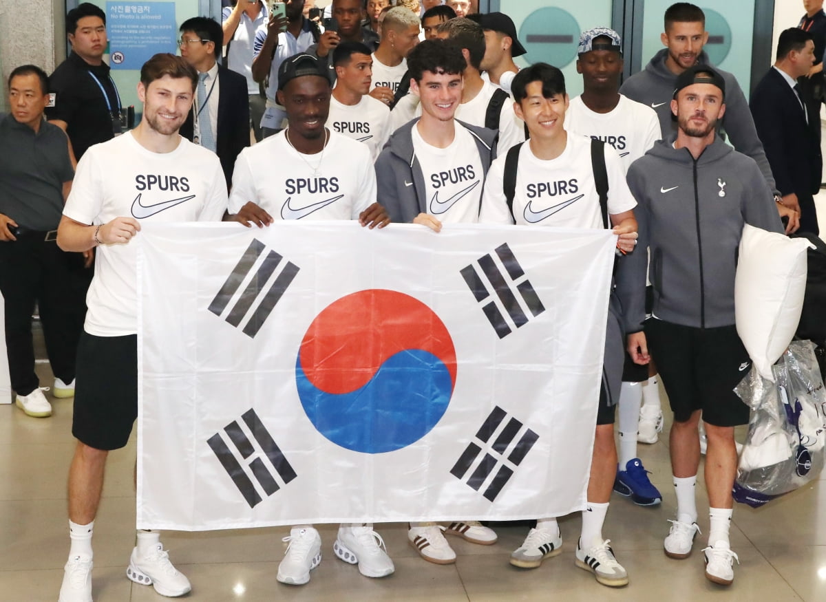 CBA战报：沃特斯空砍32+14&王哲林24分 青岛六人得分上双力擒上海大鲨鱼