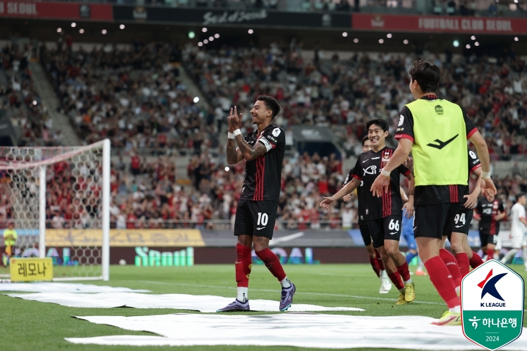 糟糕！布兰登·米勒上篮扭伤脚踝回到更衣室，黄蜂目前一波14-2迫近比分